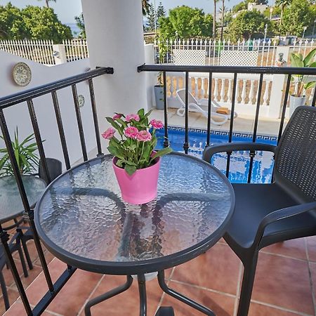 Villa Pura - Private Jacuzzi & Heated Pool Нерха Екстериор снимка