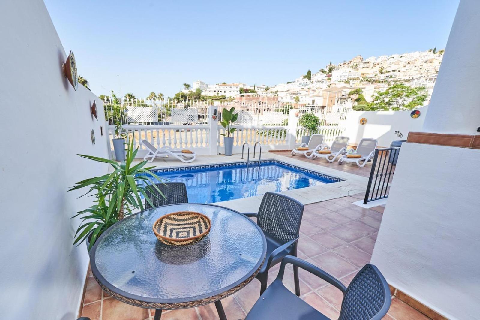 Villa Pura - Private Jacuzzi & Heated Pool Нерха Екстериор снимка