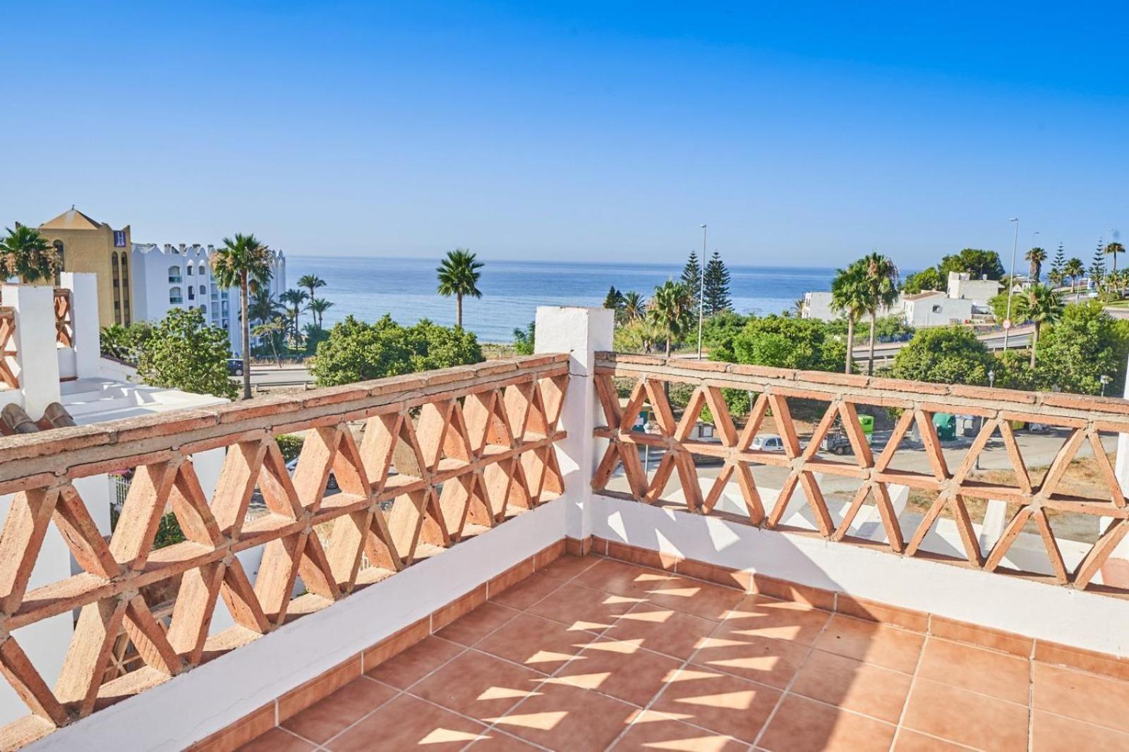 Villa Pura - Private Jacuzzi & Heated Pool Нерха Екстериор снимка