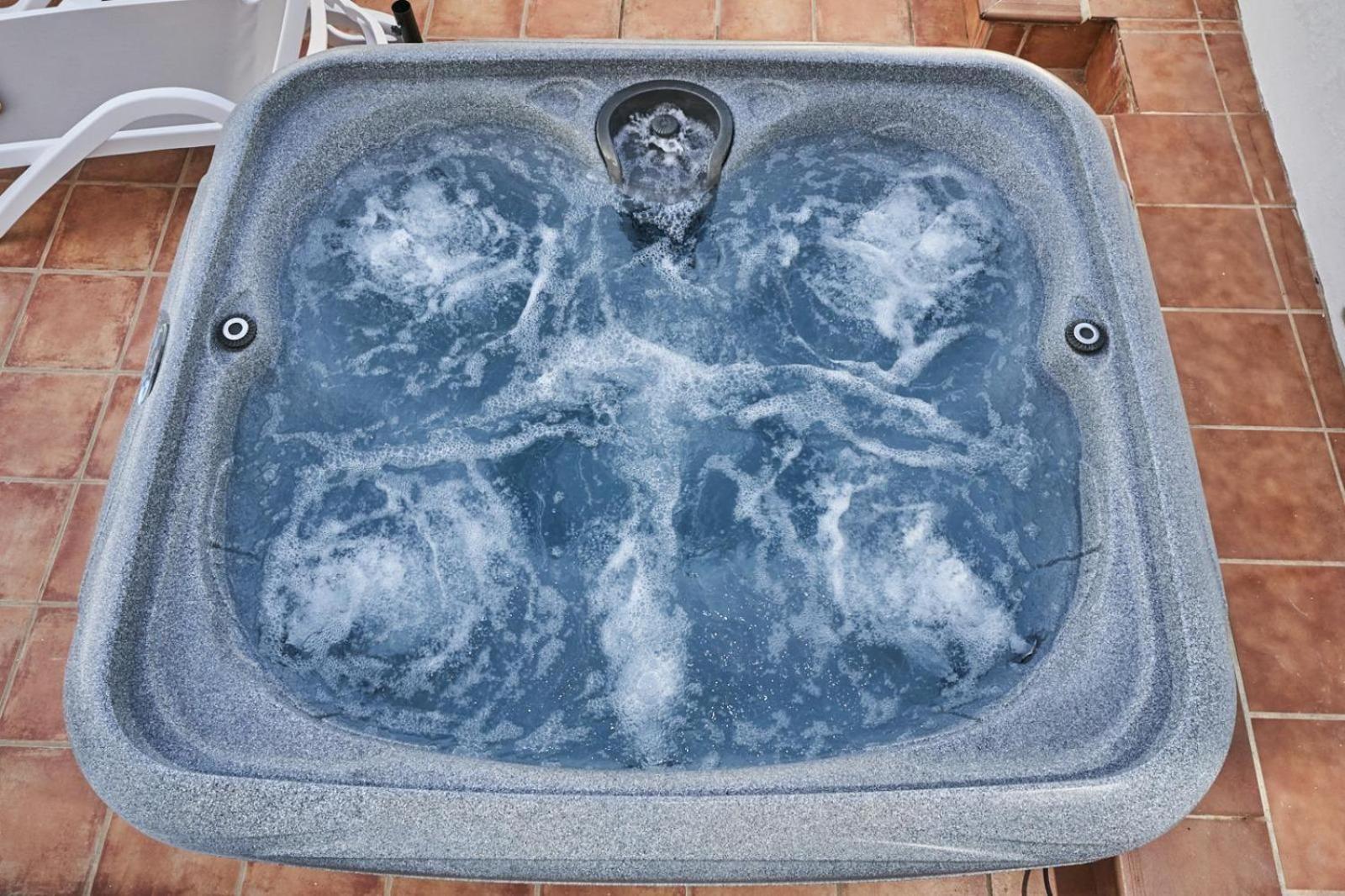 Villa Pura - Private Jacuzzi & Heated Pool Нерха Екстериор снимка