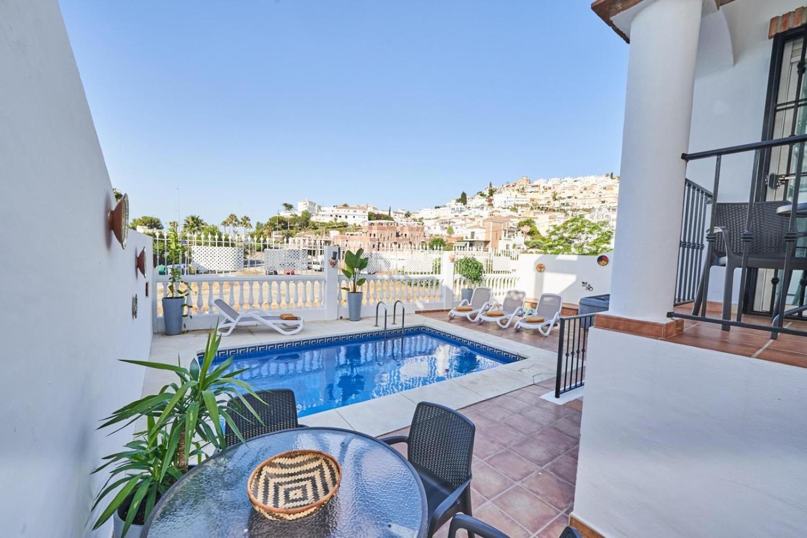 Villa Pura - Private Jacuzzi & Heated Pool Нерха Екстериор снимка