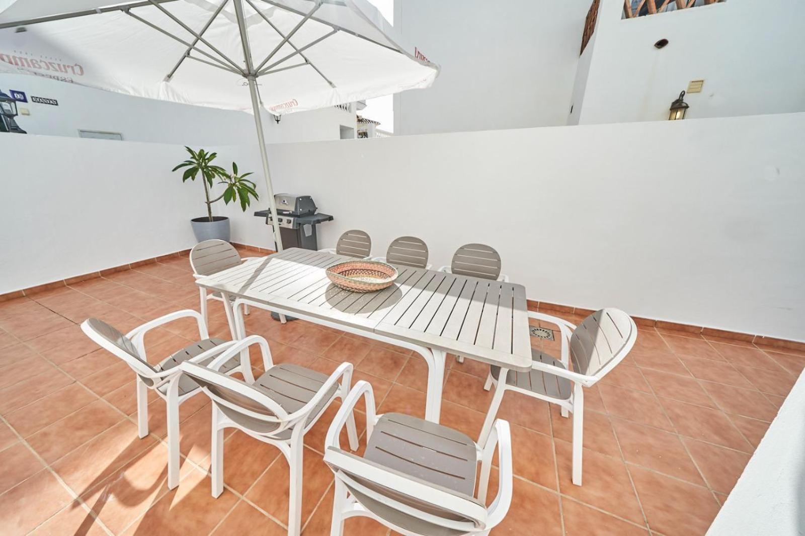 Villa Pura - Private Jacuzzi & Heated Pool Нерха Екстериор снимка