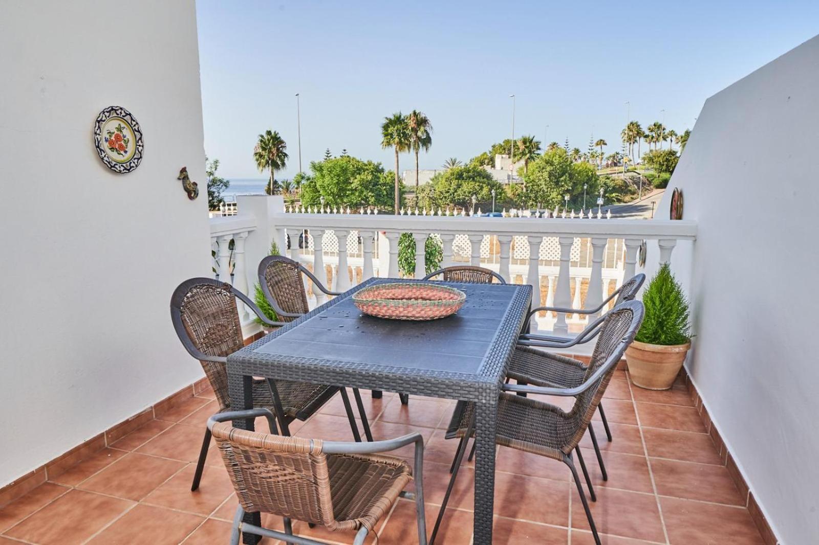 Villa Pura - Private Jacuzzi & Heated Pool Нерха Екстериор снимка