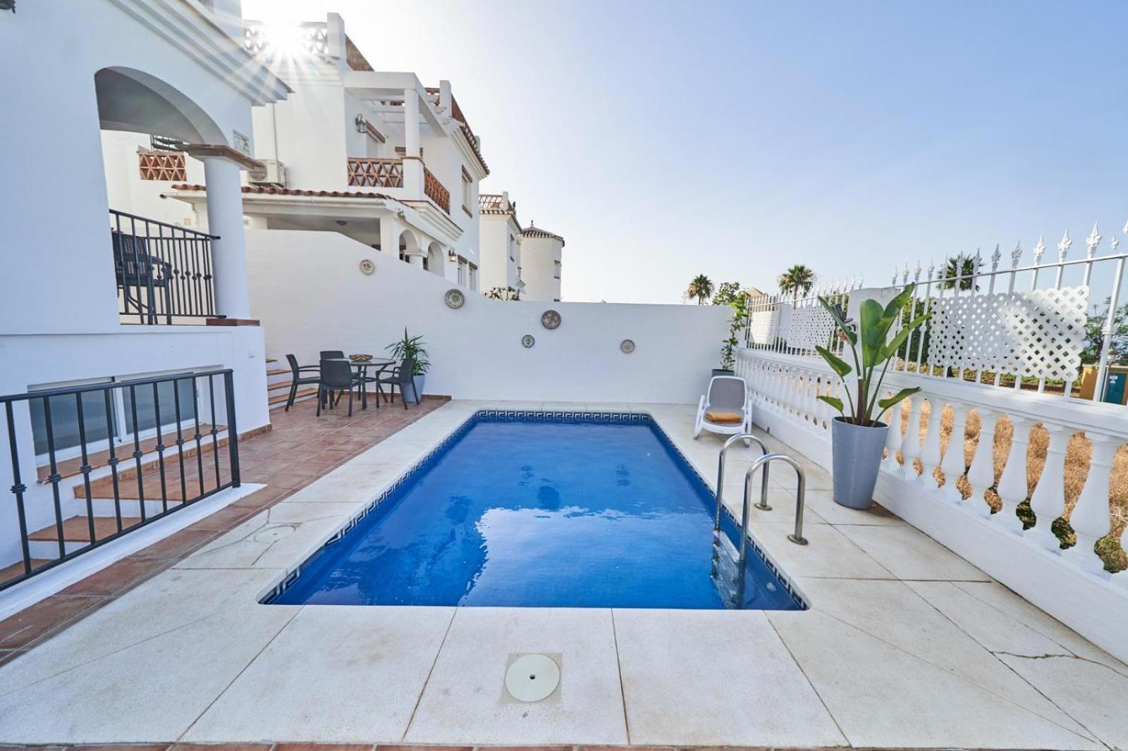 Villa Pura - Private Jacuzzi & Heated Pool Нерха Екстериор снимка